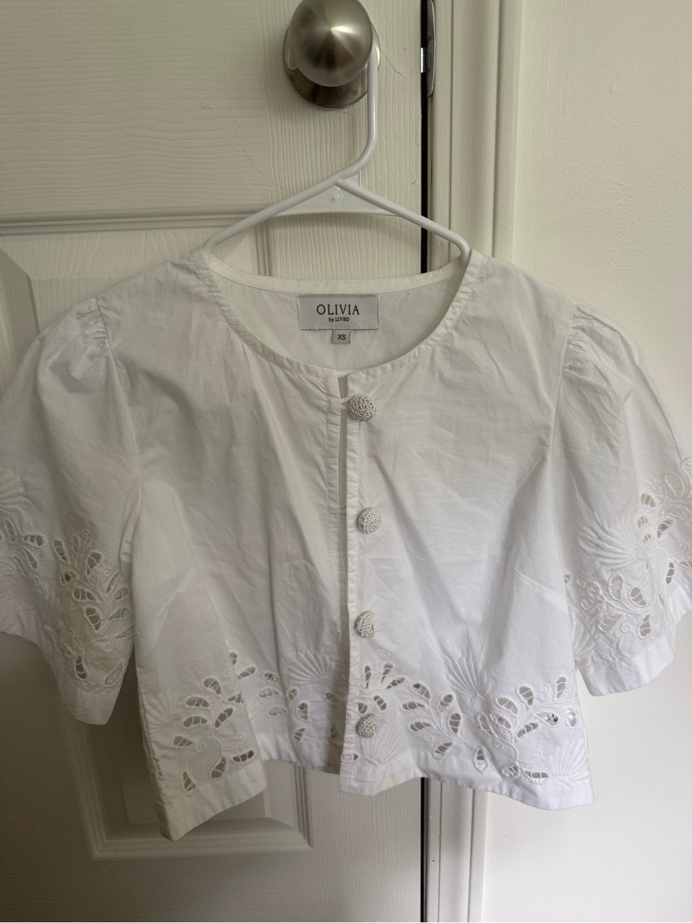 Olivia by LIVRO White Cropped Eyelet top